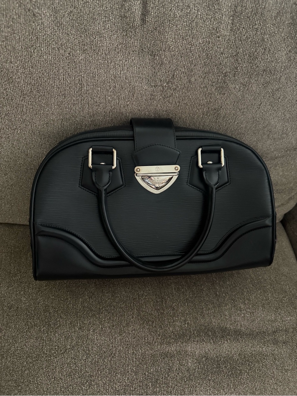 Louis Vuitton Montaigne Bowler GM- Black Epi Handbag